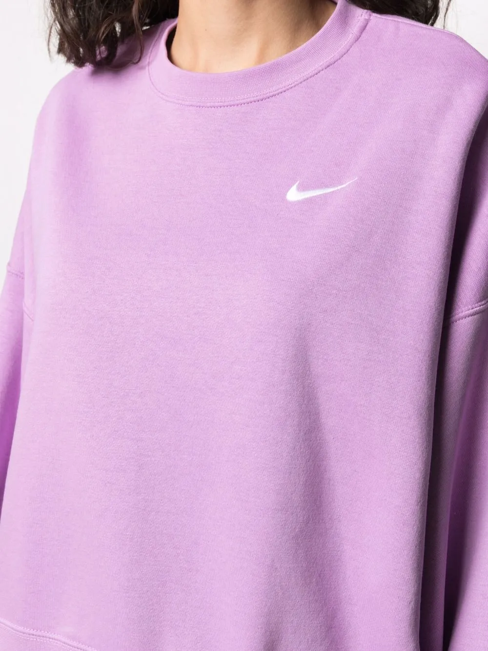 фото Nike укороченная толстовка с вышивкой swoosh