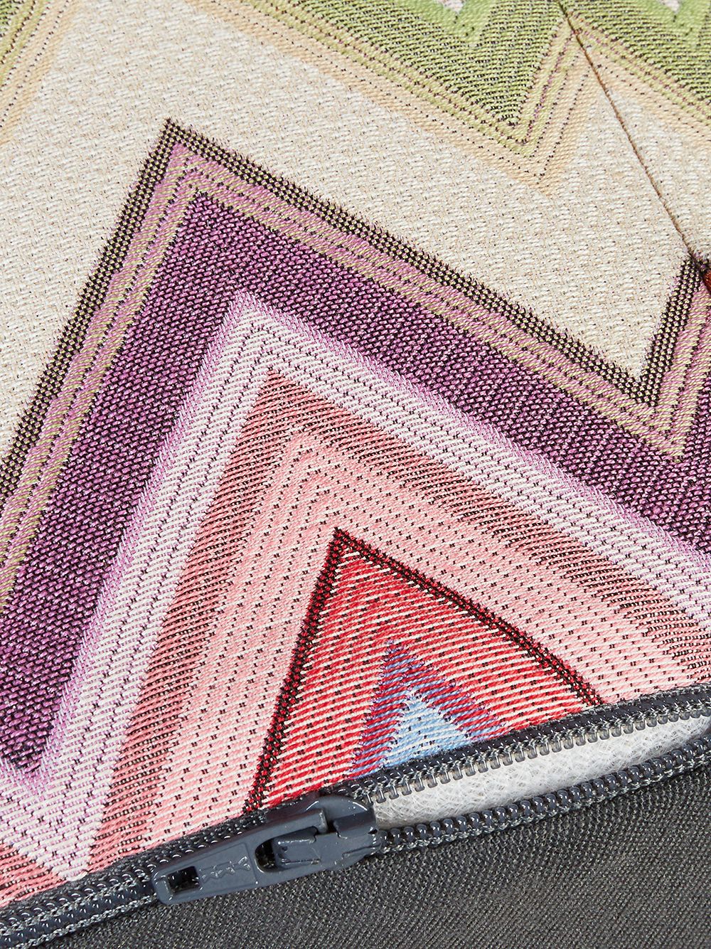 фото Missoni home пуф agadir с вышитым узором шеврон