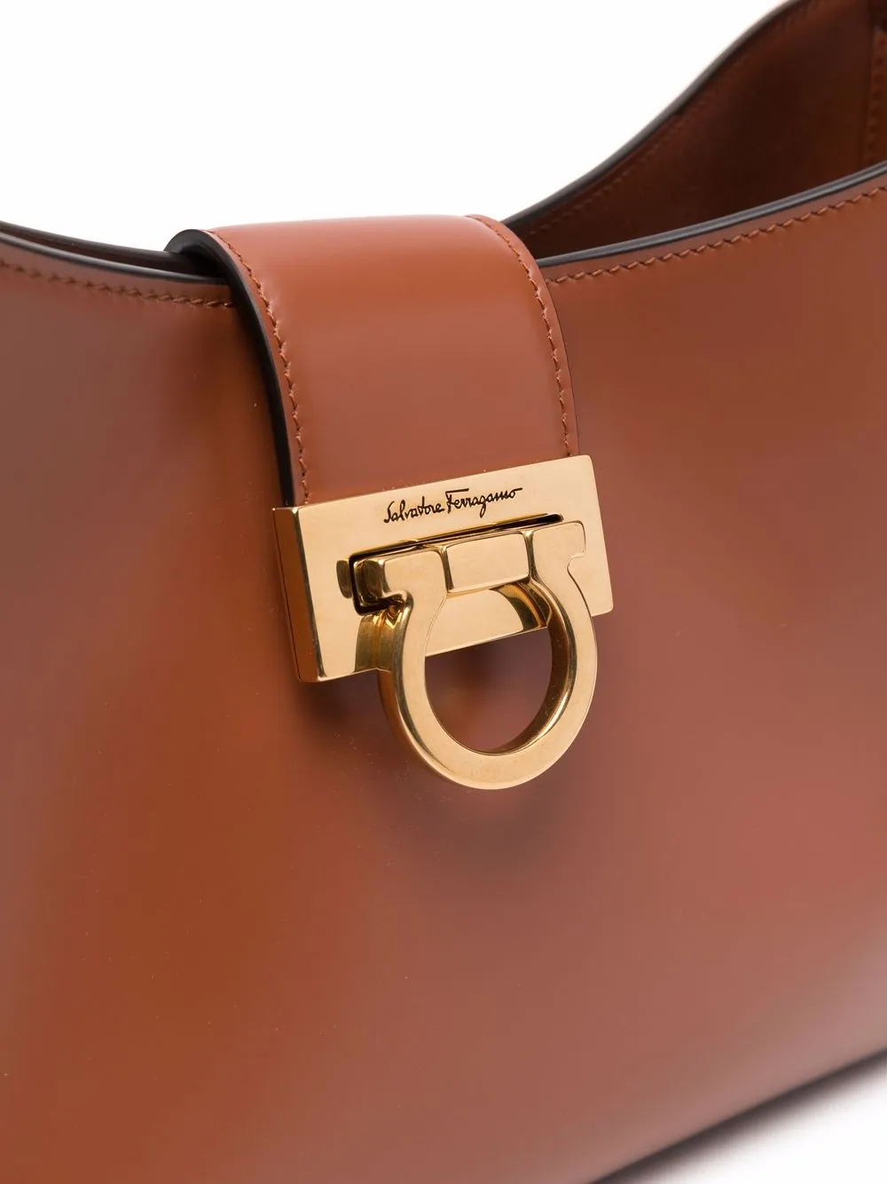 фото Salvatore ferragamo сумка на плечо с декором gancini
