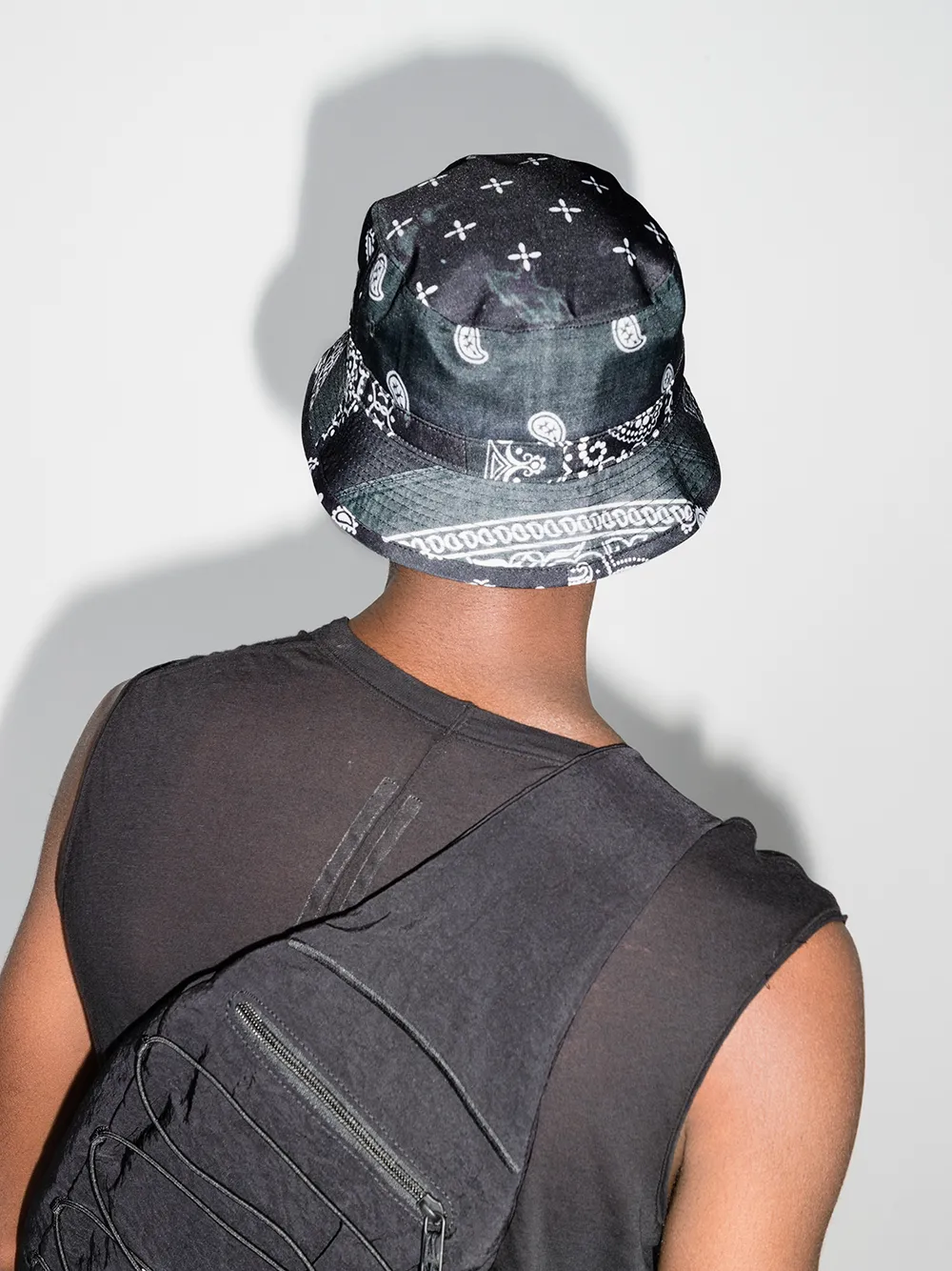 фото Neighborhood bandana-print bucket hat