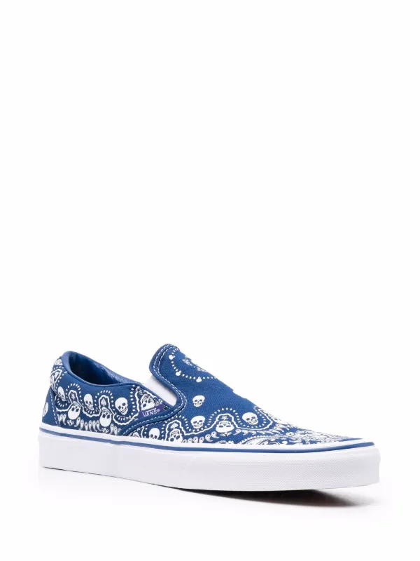 Vans Bandana skull-print Classic slip-on Sneakers | Blue | FARFETCH