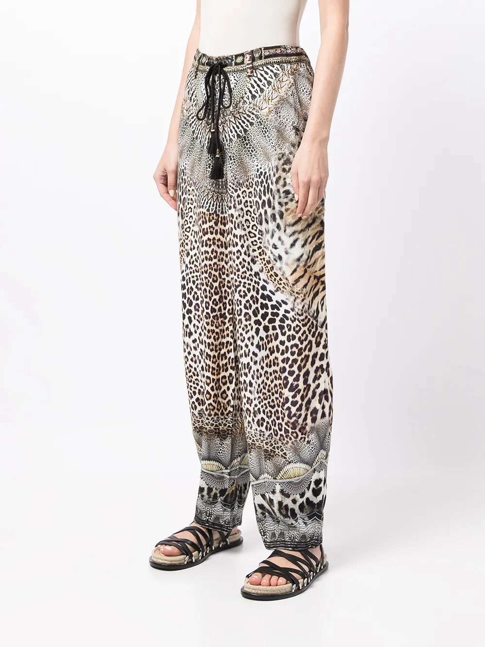 фото Camilla брюки call of cathedral с принтом