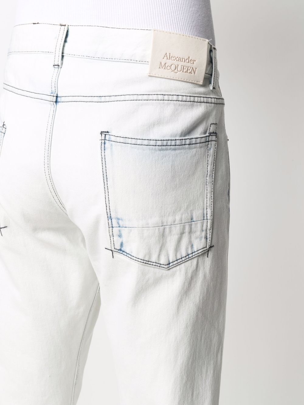 фото Alexander mcqueen прямые джинсы из вареного денима