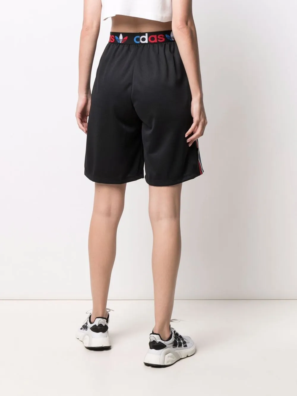 фото Adidas спортивные шорты с логотипом