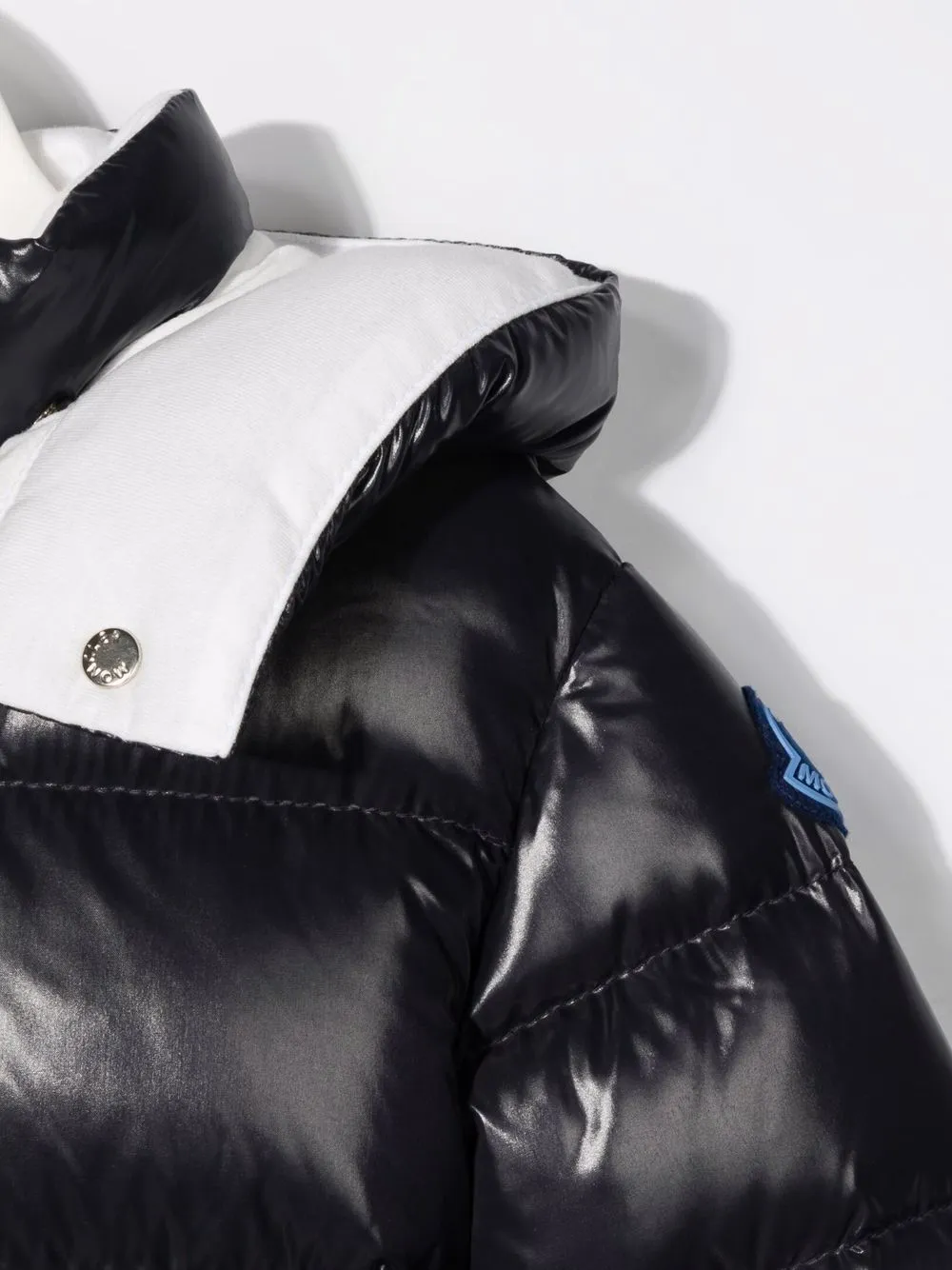 фото Moncler enfant пуховик selen с капюшоном