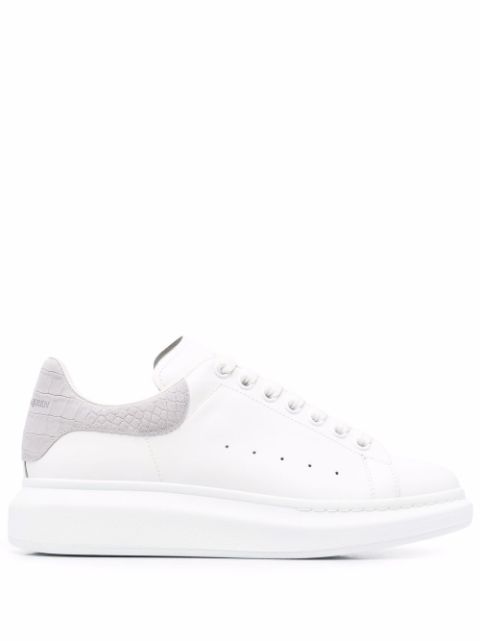 Alexander McQueen Oversized-Sneakers mit Kroko-Effekt