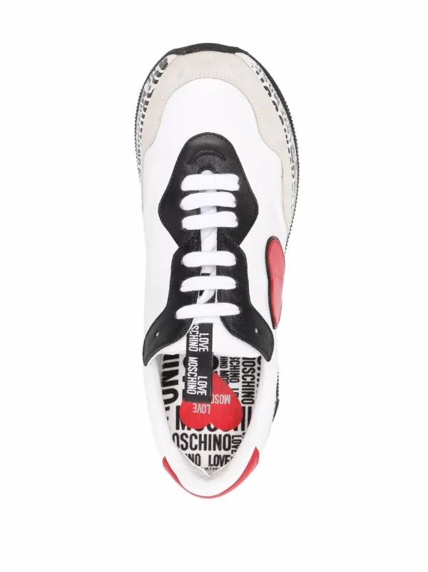 love moschino converse