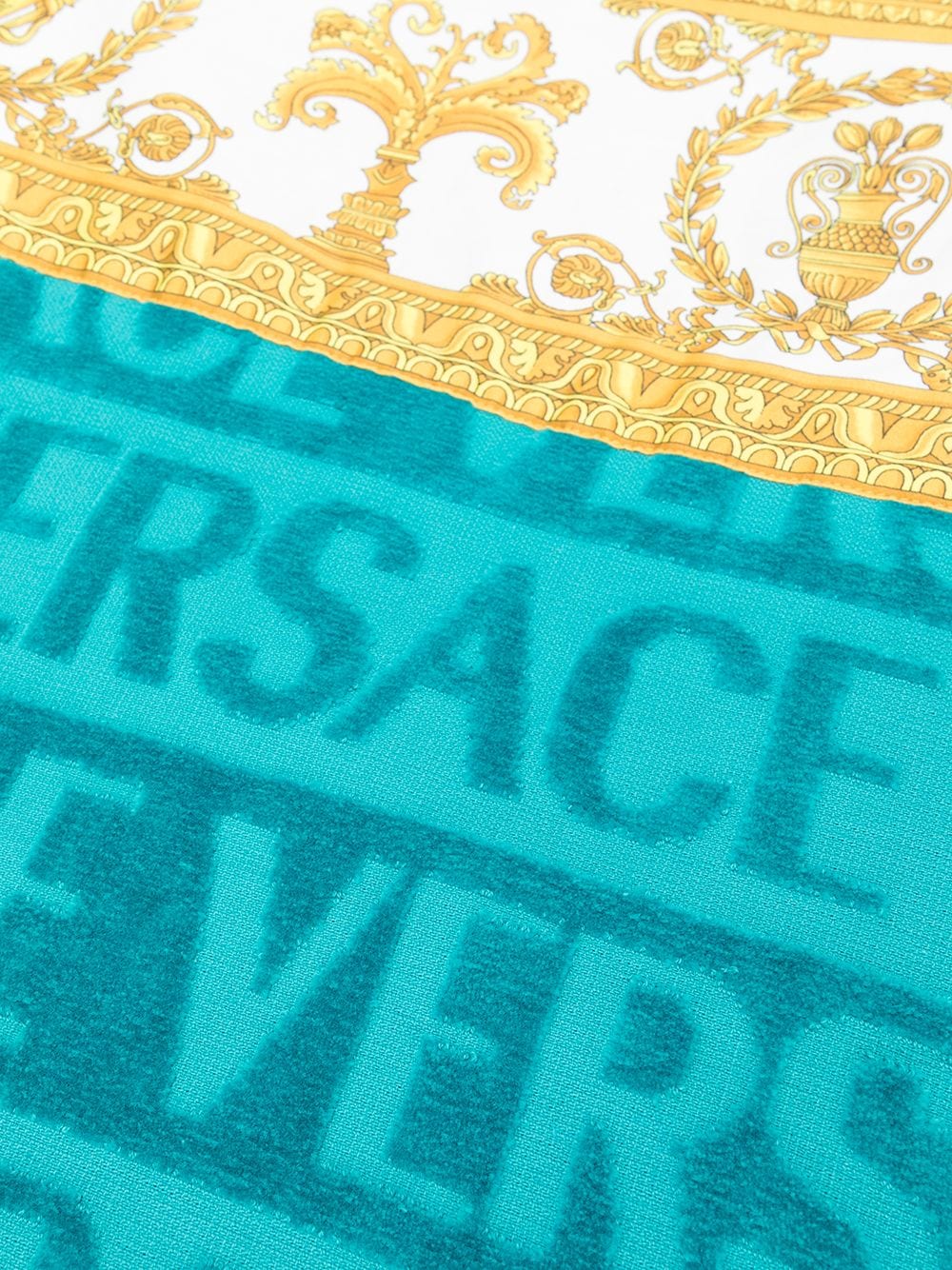 фото Versace пляжное полотенце с отделкой baroque