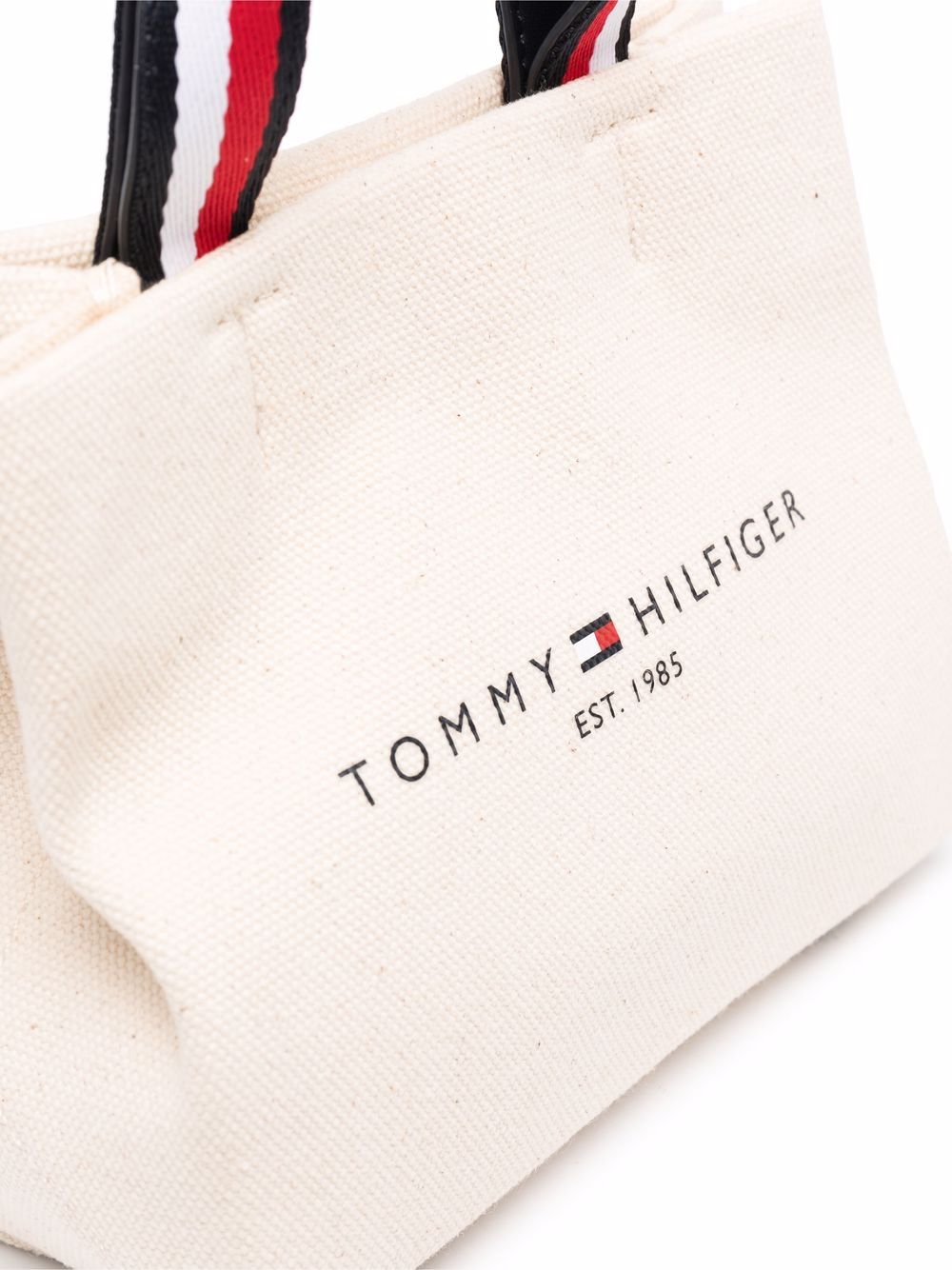 фото Tommy hilfiger сумка-шопер размера мини