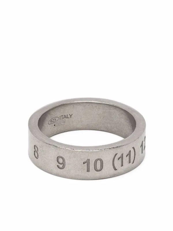 numbers-motif engraved ring