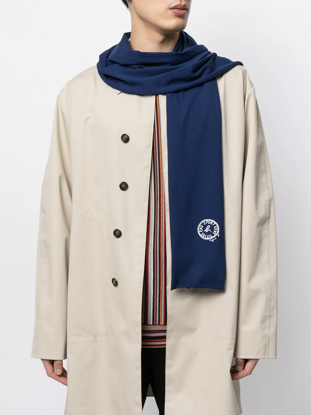 фото Agnès b. шарф с логотипом