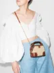 Imagem 2 de Chloé Bolsa Daria mini com recorte de ráfia