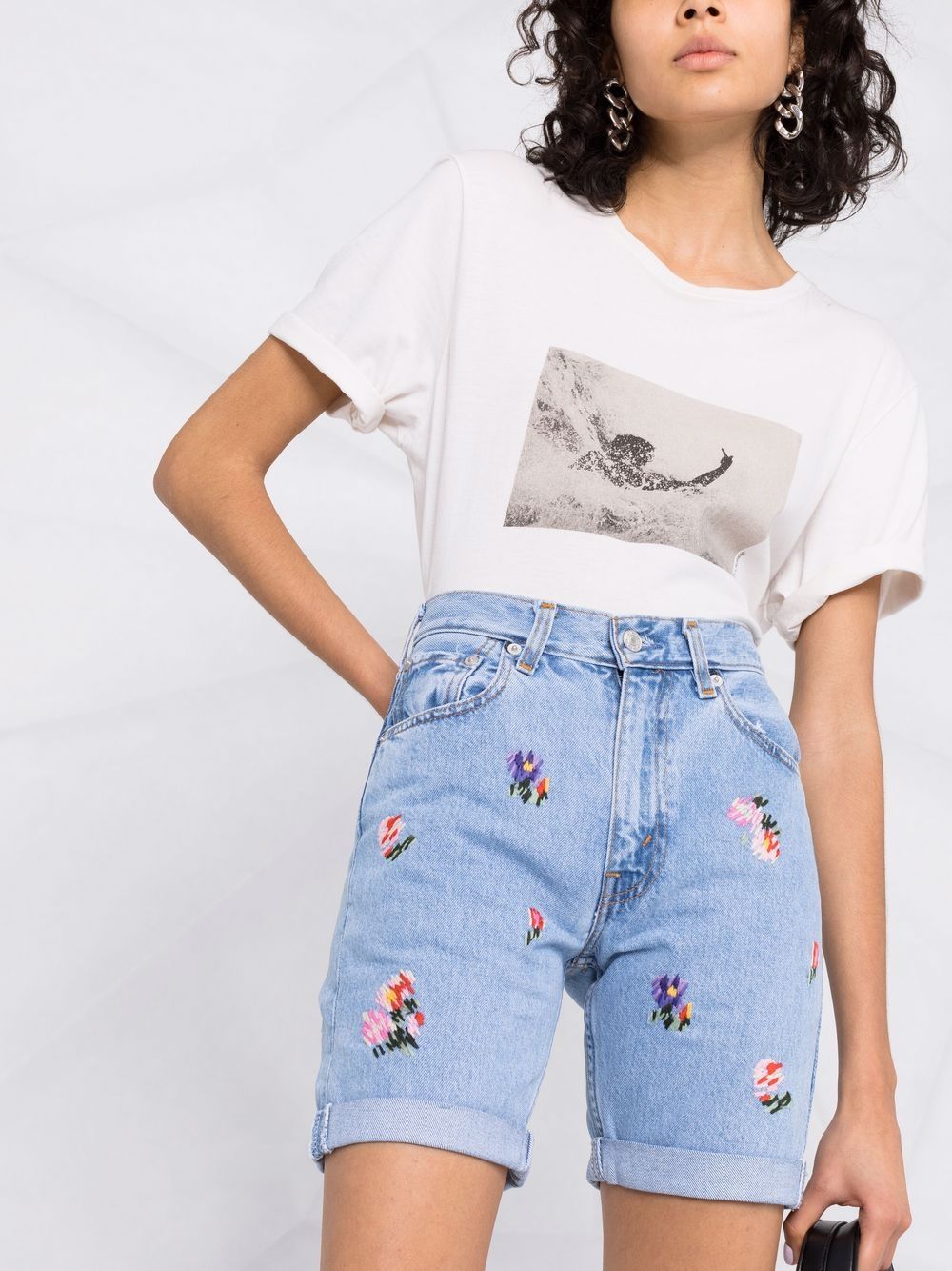 фото Semicouture джинсовые шорты mathilde с цветочной вышивкой