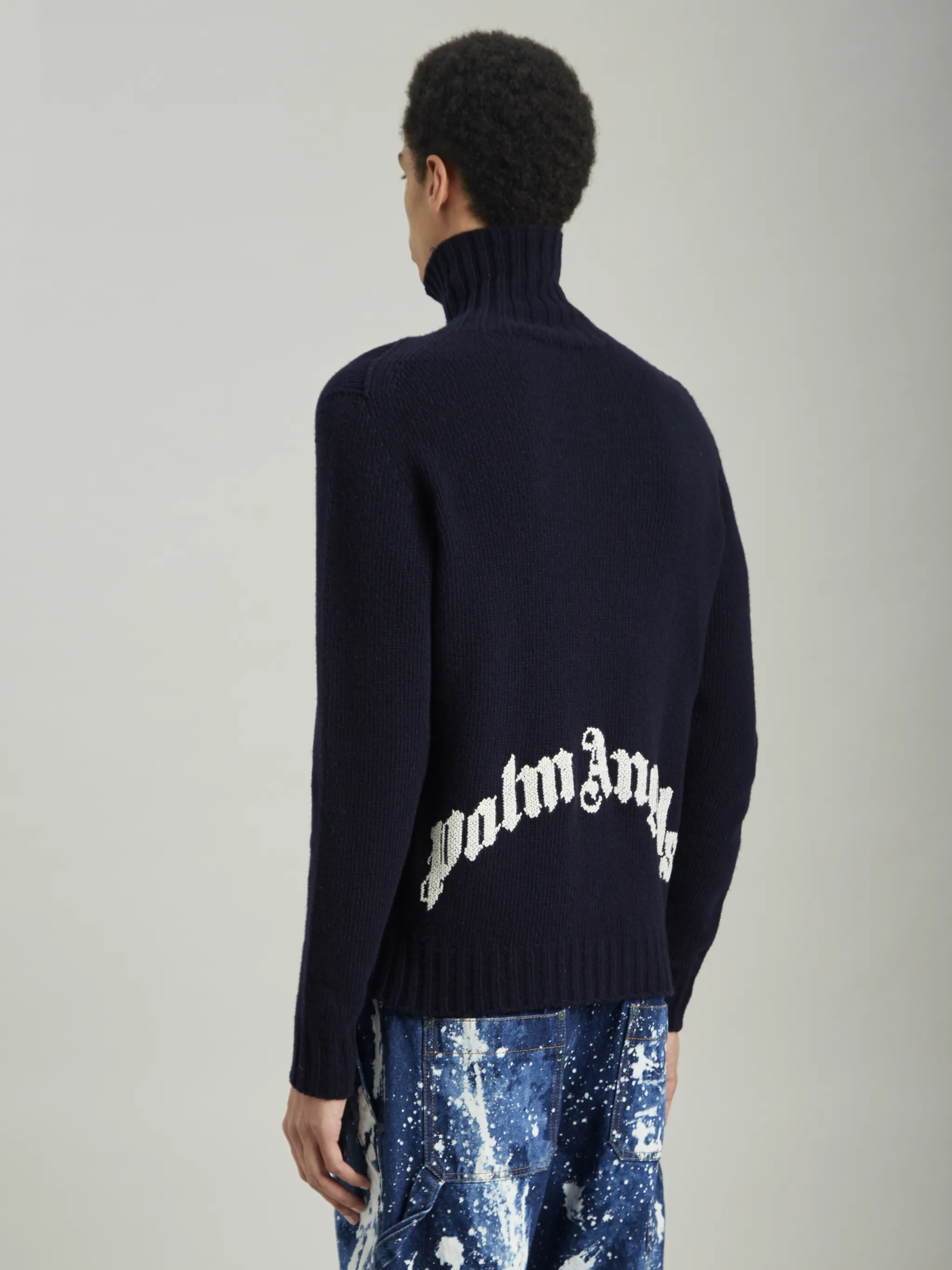 CURVED LOGO TURTLENECK SWEATER