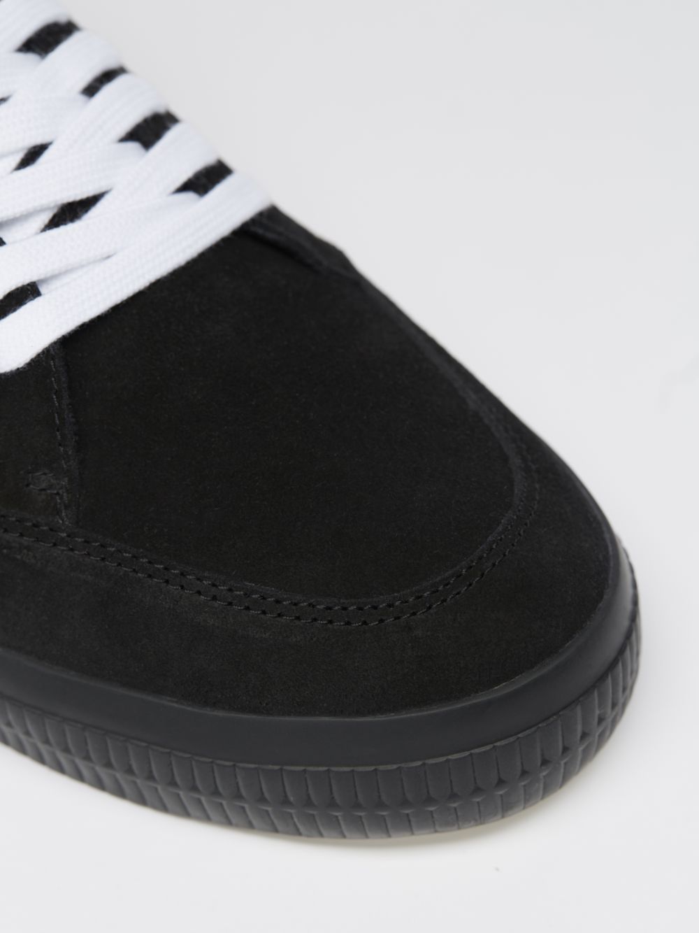 Low Vulcanized Sneakers in black | Off-White™ Official GB