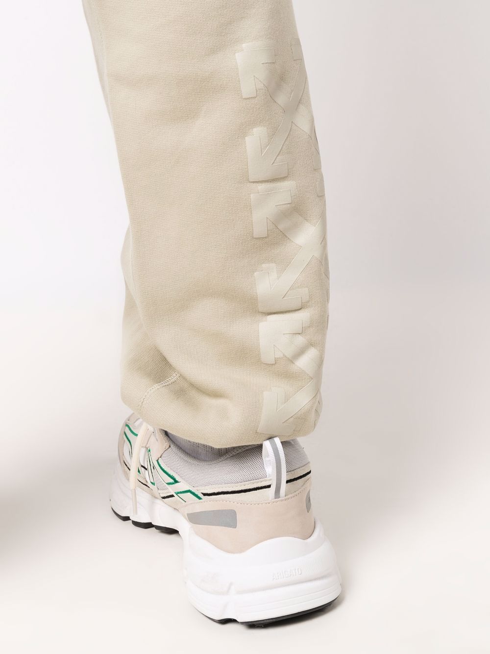 фото Off-white спортивные брюки с принтом arrows