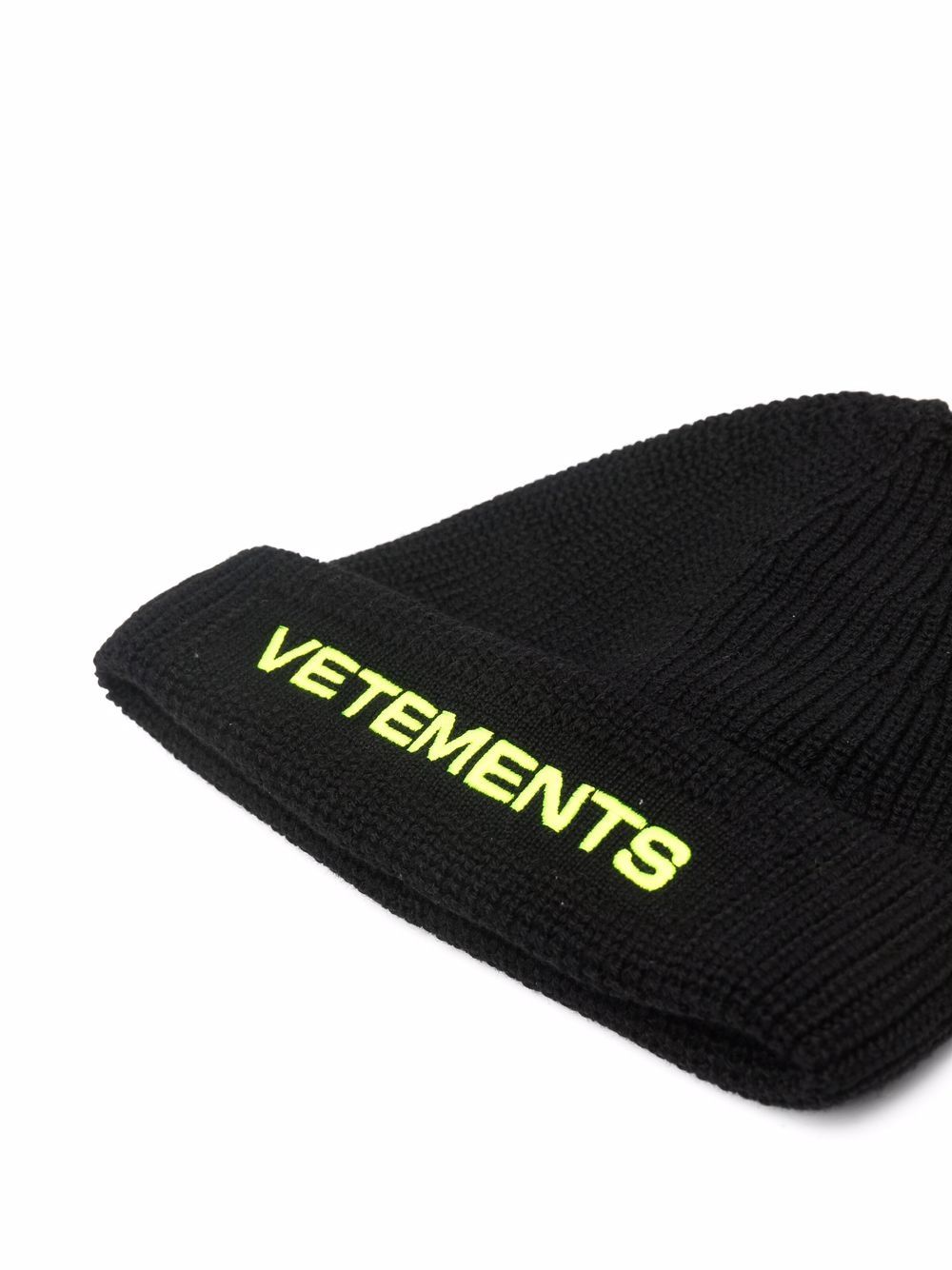 фото Vetements шапка бини с вышитым логотипом