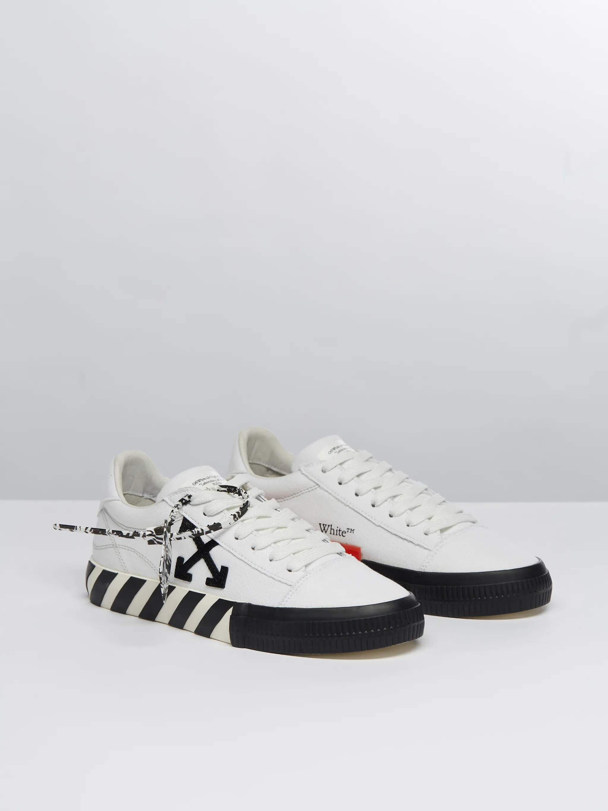 Vulcanized low-top sneakers | Off-White 