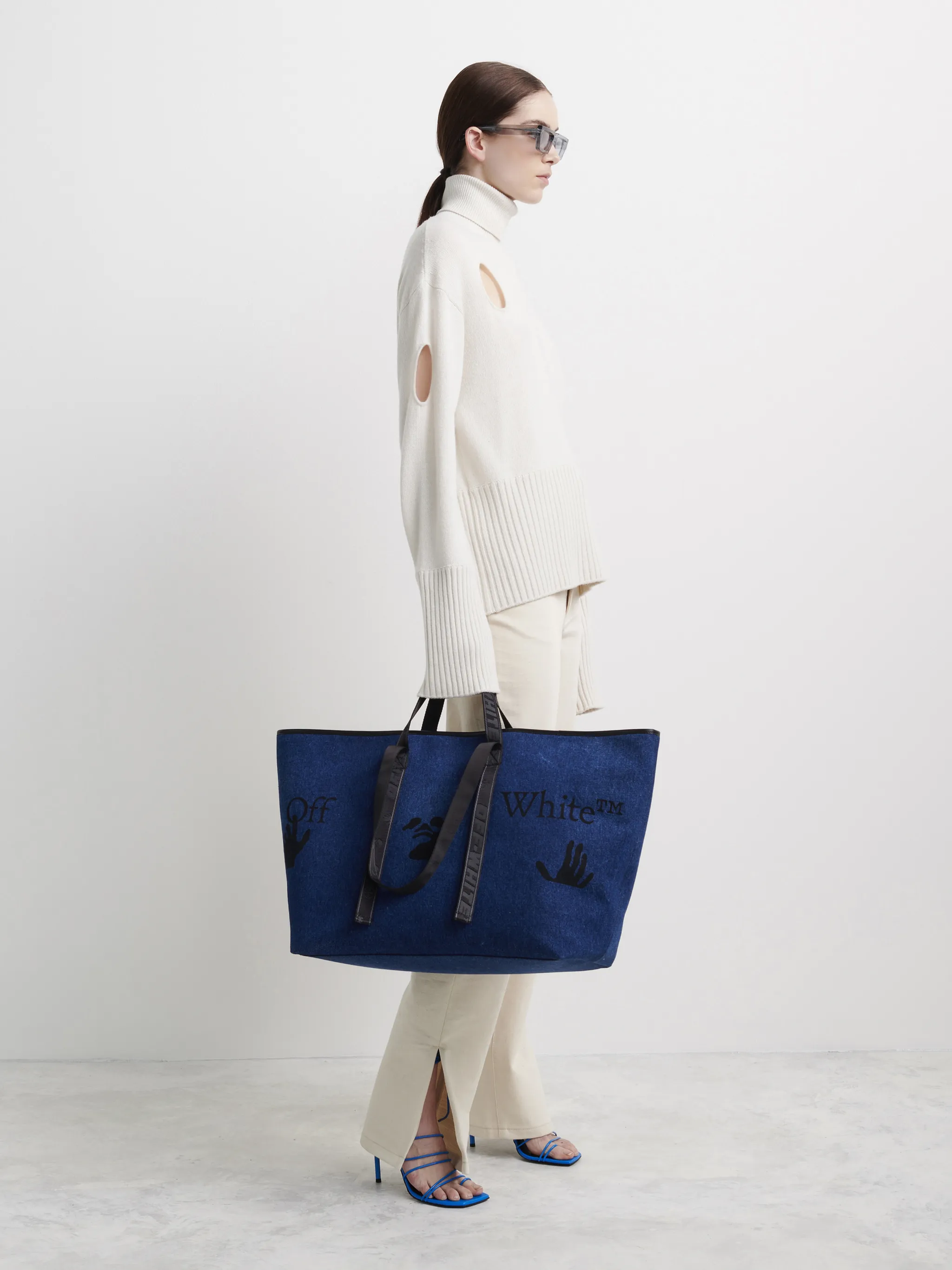 Off white commercial tote store