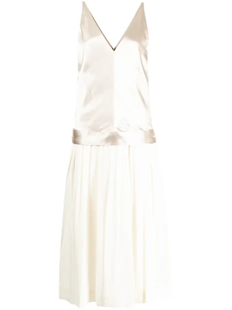 Commission sleeveless pleated silk dress
