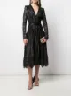Imagen 2 de Tadashi Shoji vestido con encaje floral y cuello en V