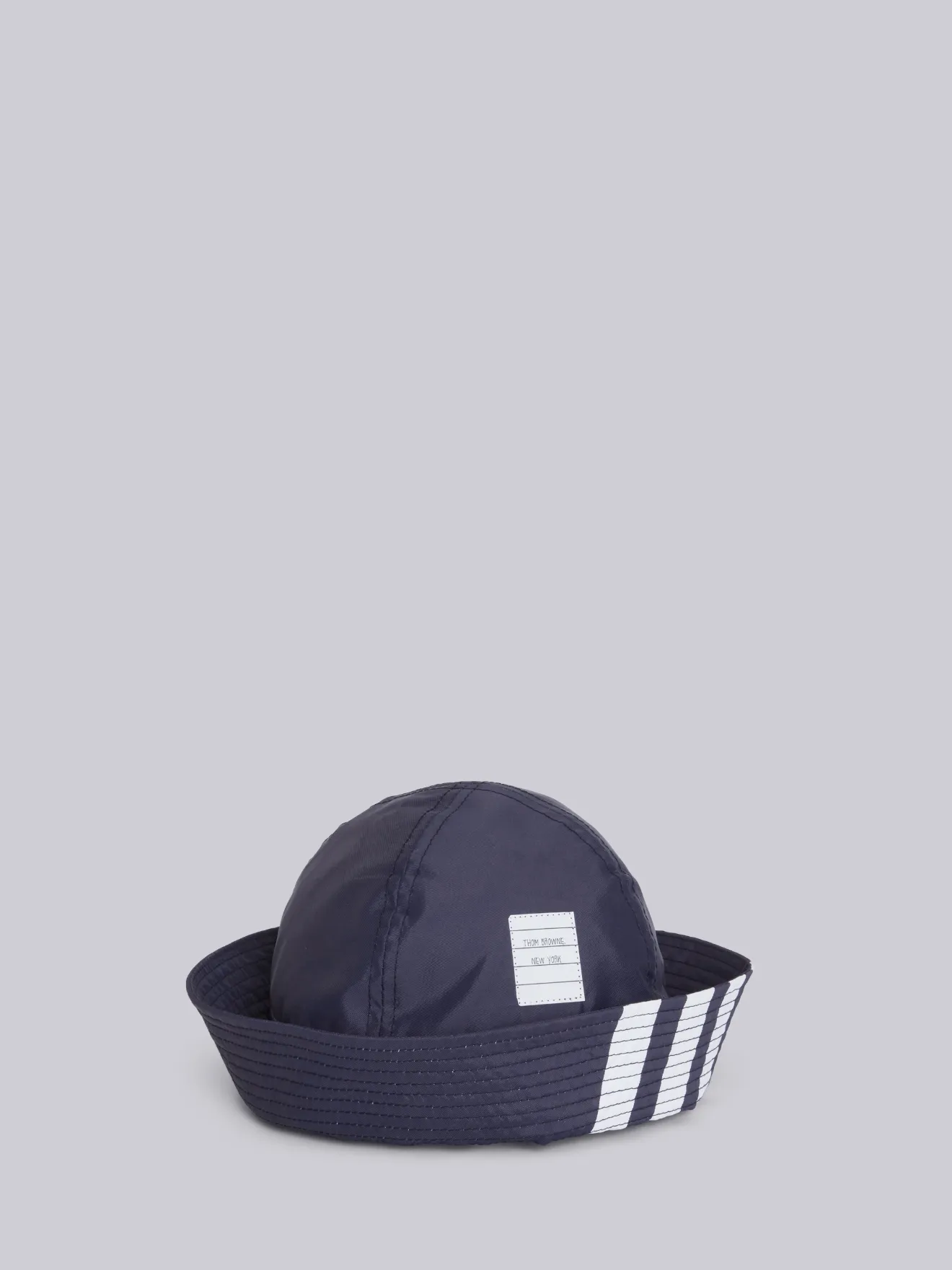 ネイビー ソリッド スイムテック 4BAR バケットハットブルー | Thom Browne 公式オンラインサイト