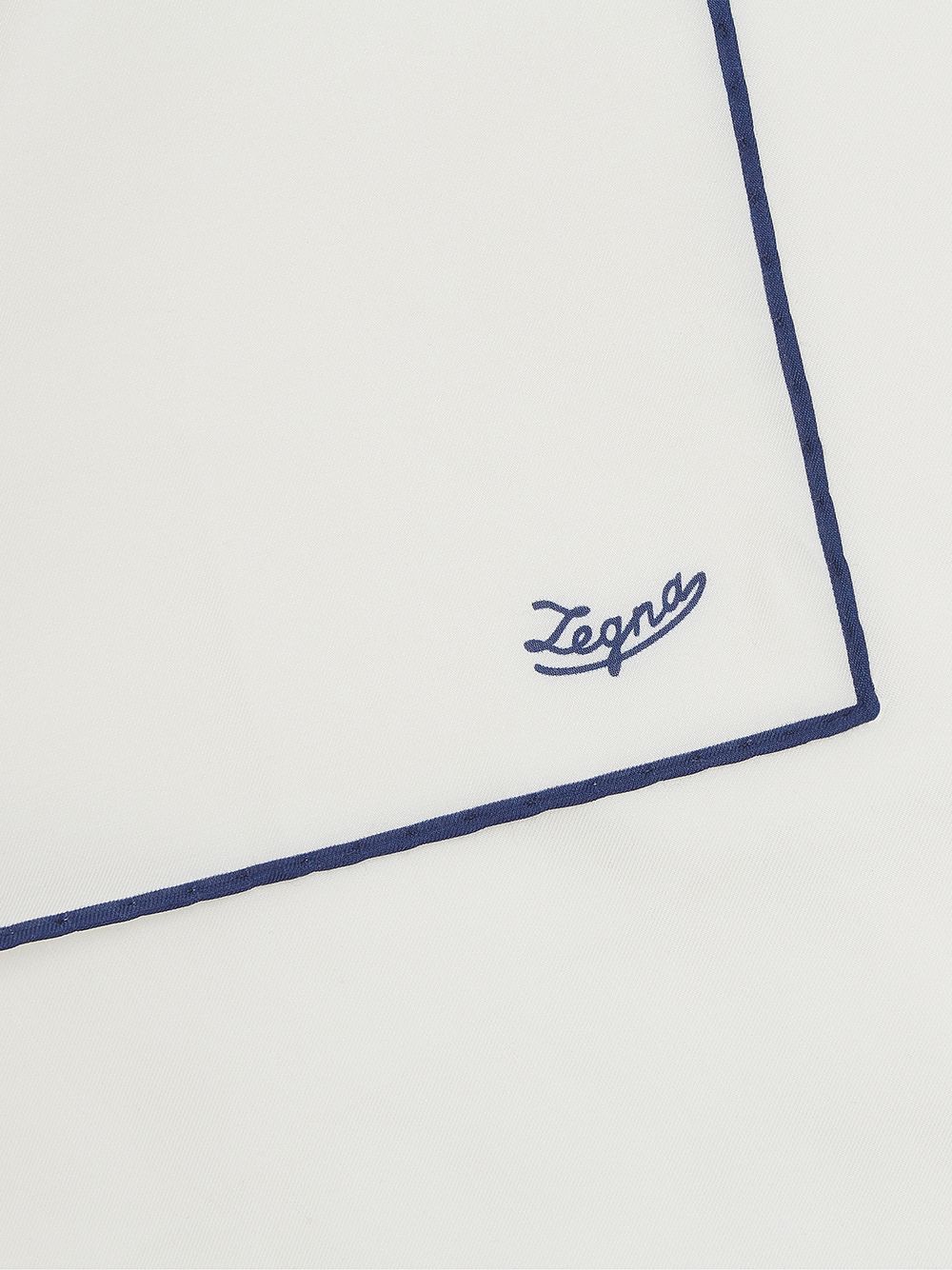 фото Ermenegildo zegna платок-паше с контрастной отделкой