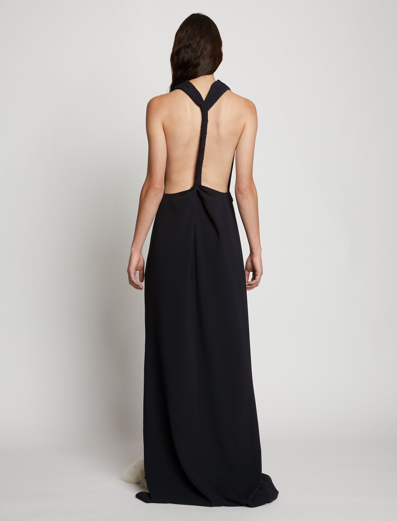 backless black dress