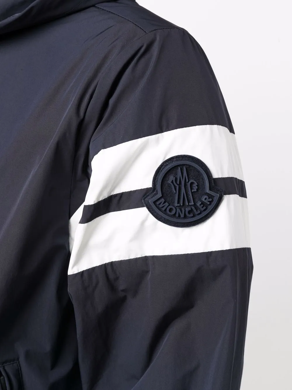 фото Moncler куртка doumenc на молнии