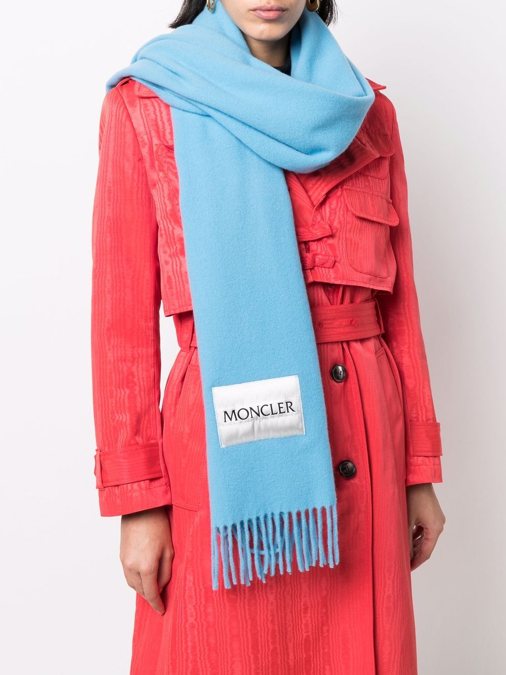 фото Moncler шарф с бахромой и нашивкой-логотипом