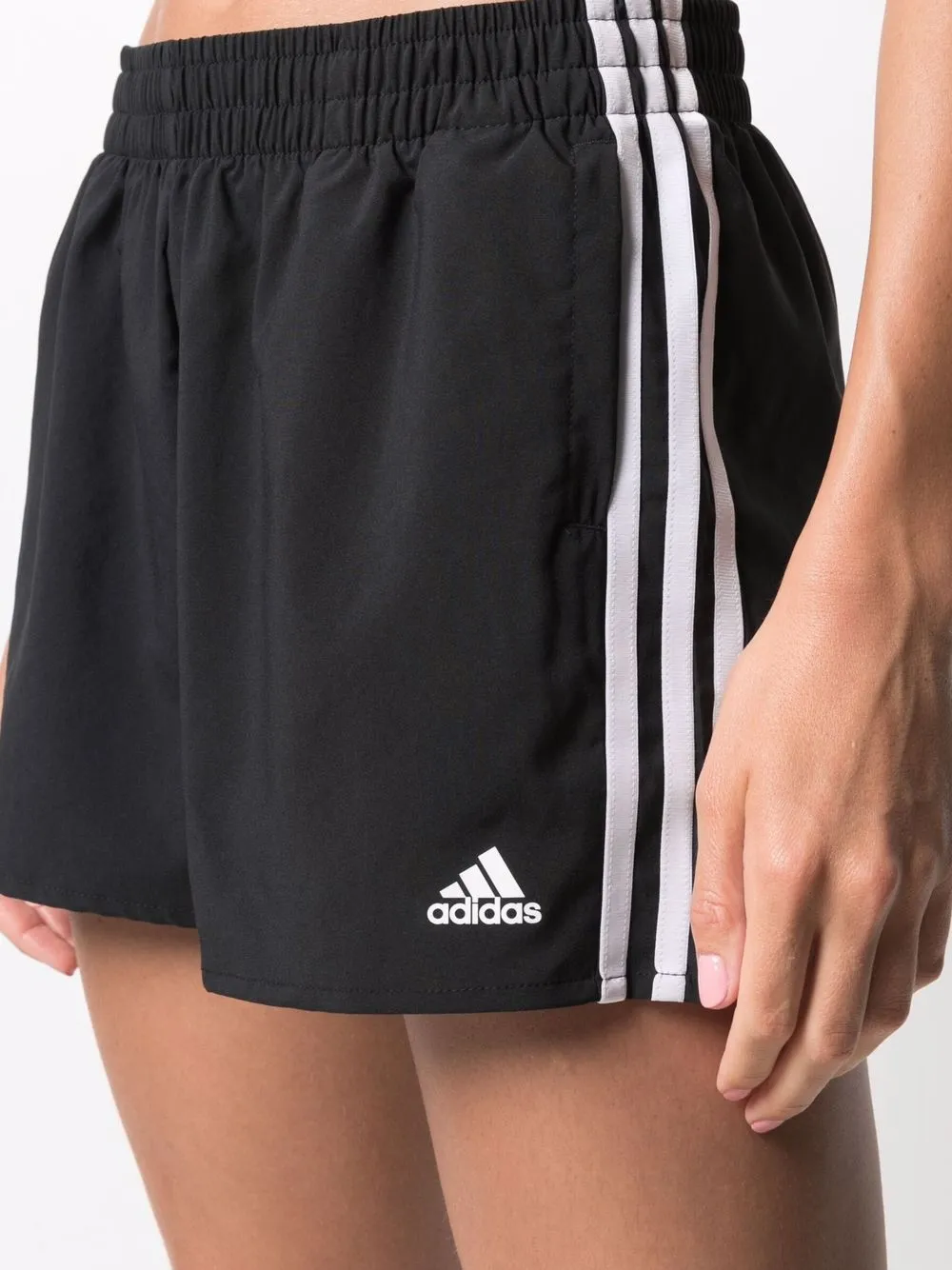 фото Adidas шорты с логотипом