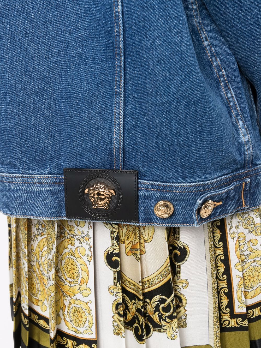 фото Versace джинсовая куртка с логотипом и узором greca