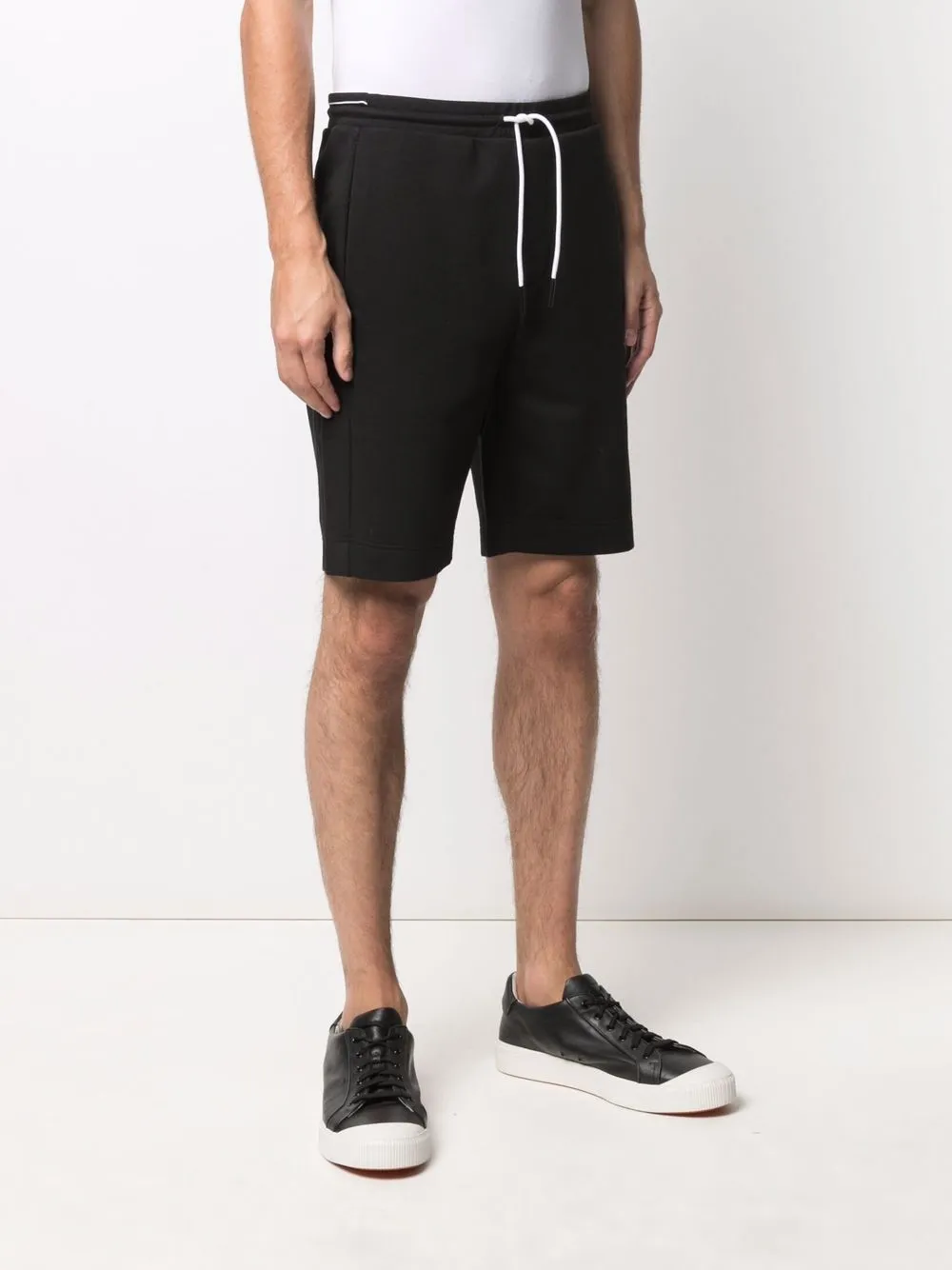 фото Boss спортивные шорты с вышитым логотипом