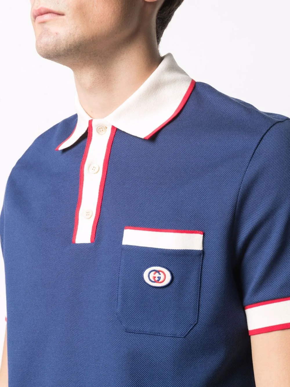 фото Gucci рубашка поло с короткими рукавами и нашивкой-логотипом