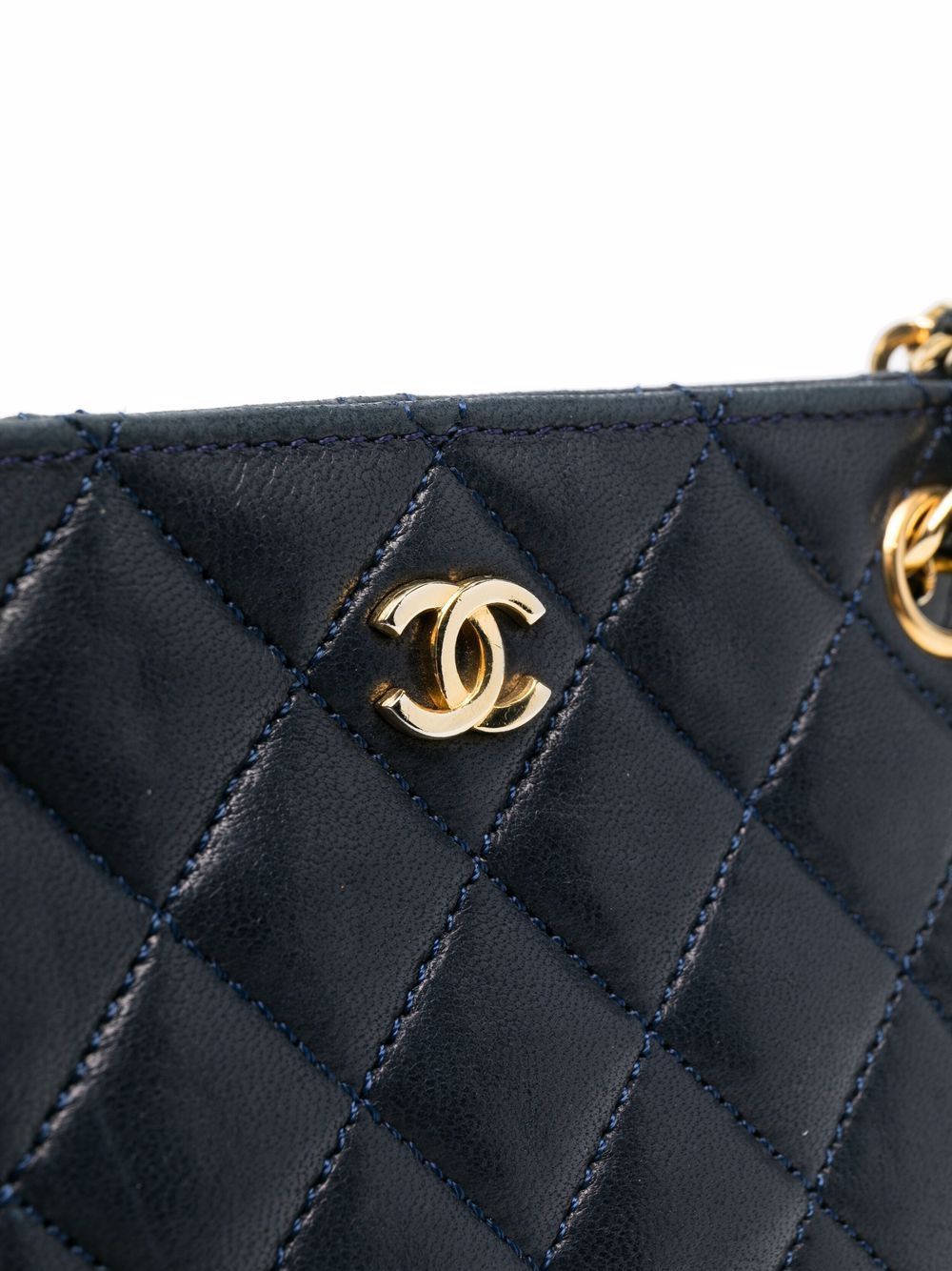 фото Chanel pre-owned стеганая сумка на плечо с логотипом cc