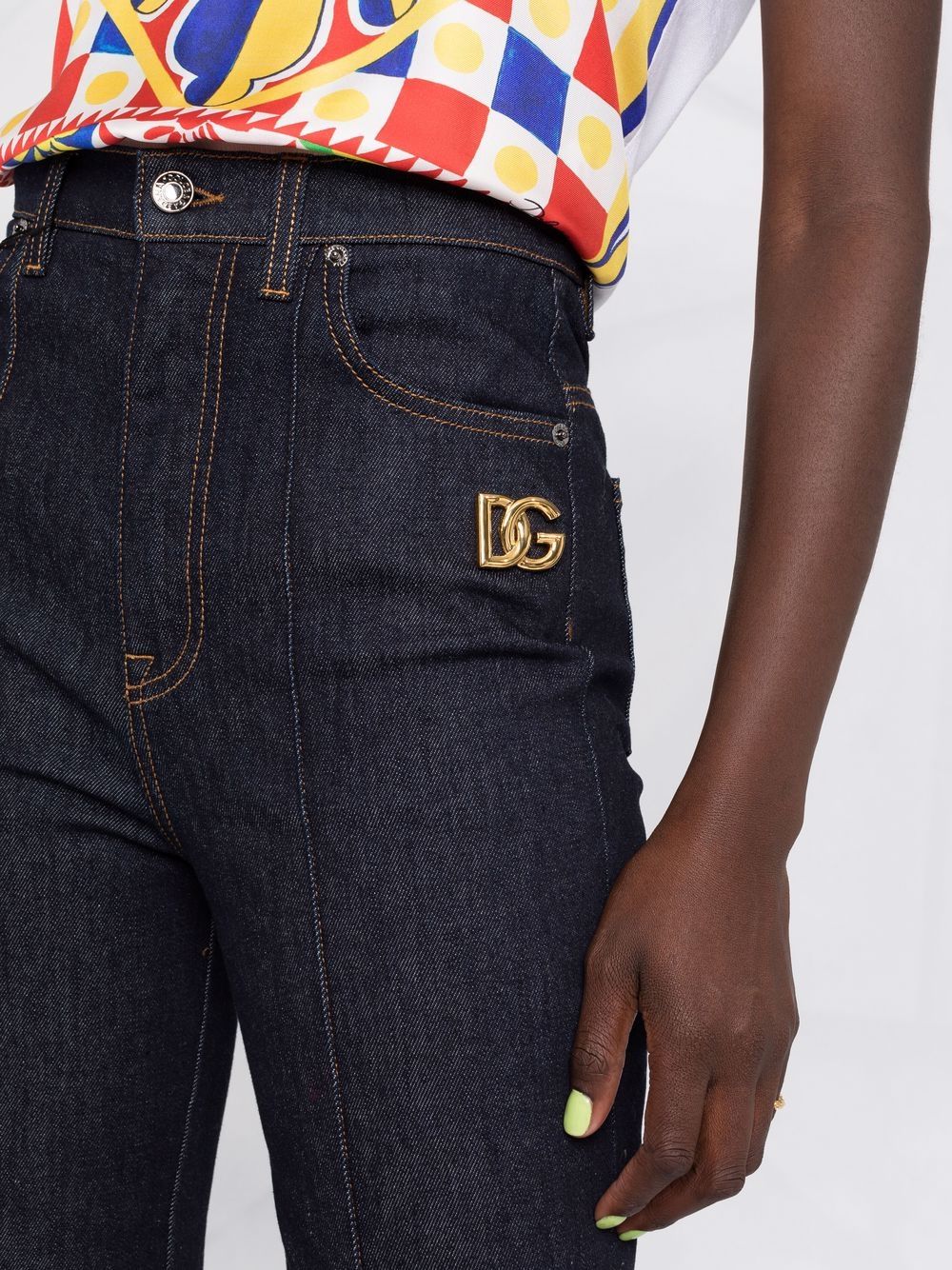 фото Dolce & gabbana джинсы bootcut с завышенной талией и логотипом dg
