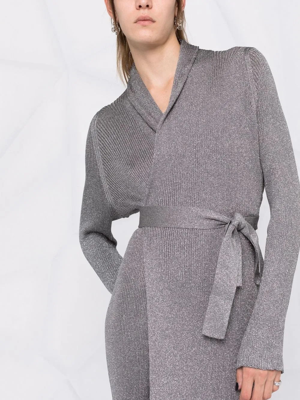 фото Balenciaga платье макси с эффектом металлик и поясом