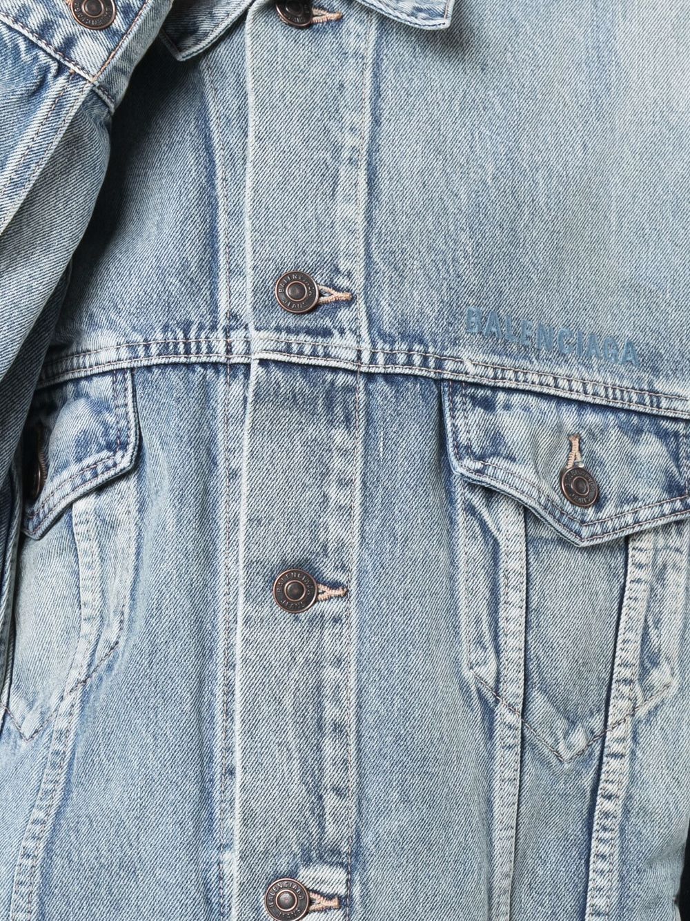 фото Balenciaga джинсовая куртка оверсайз с эффектом потертости