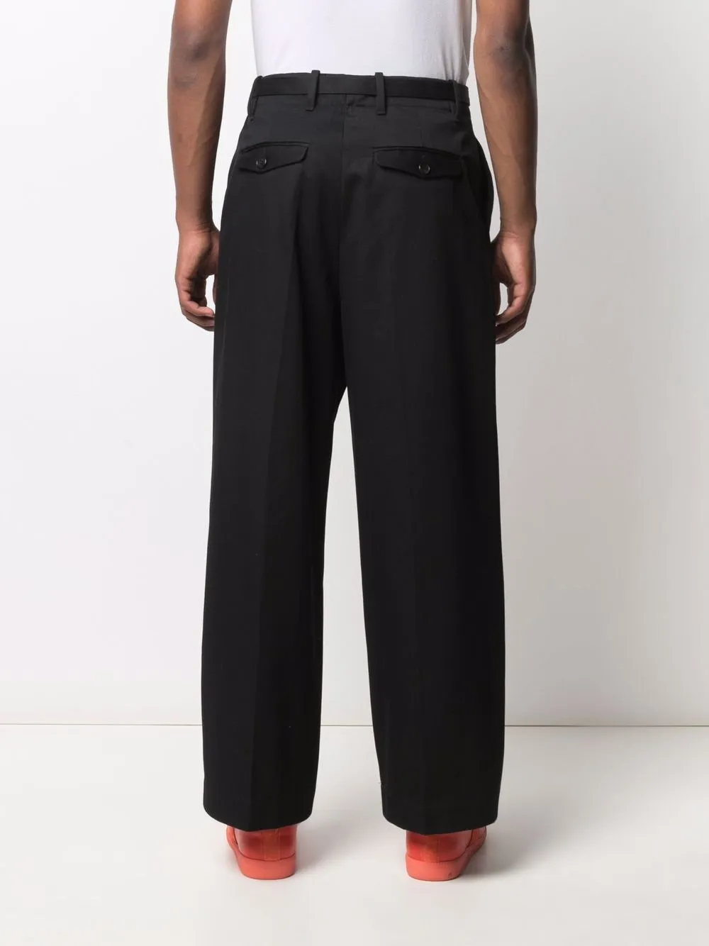 фото Jw anderson широкие брюки строгого кроя
