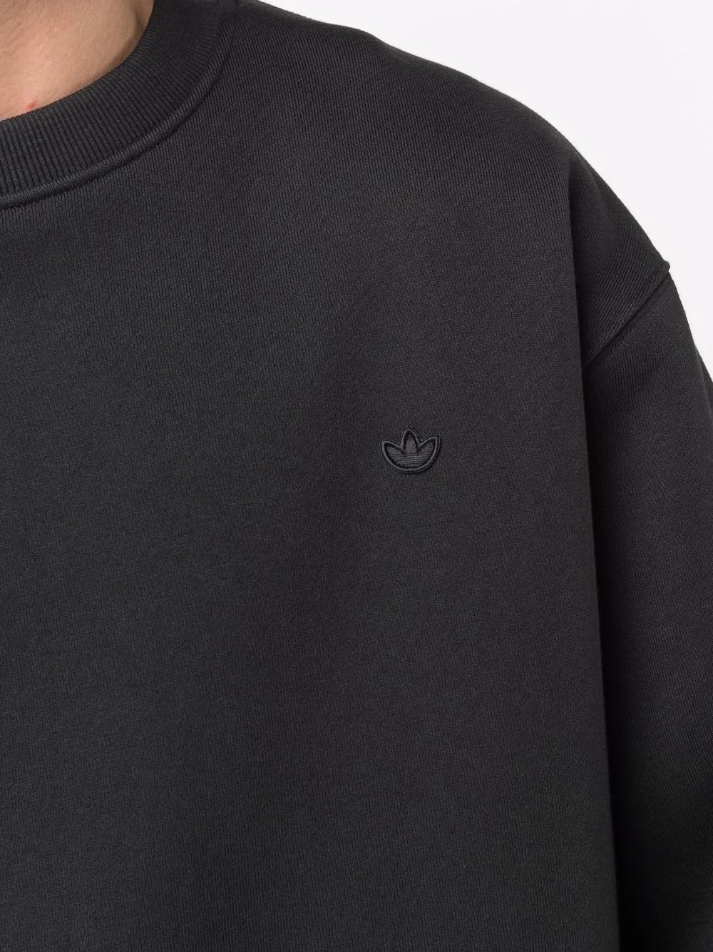 фото Adidas толстовка с круглым вырезом