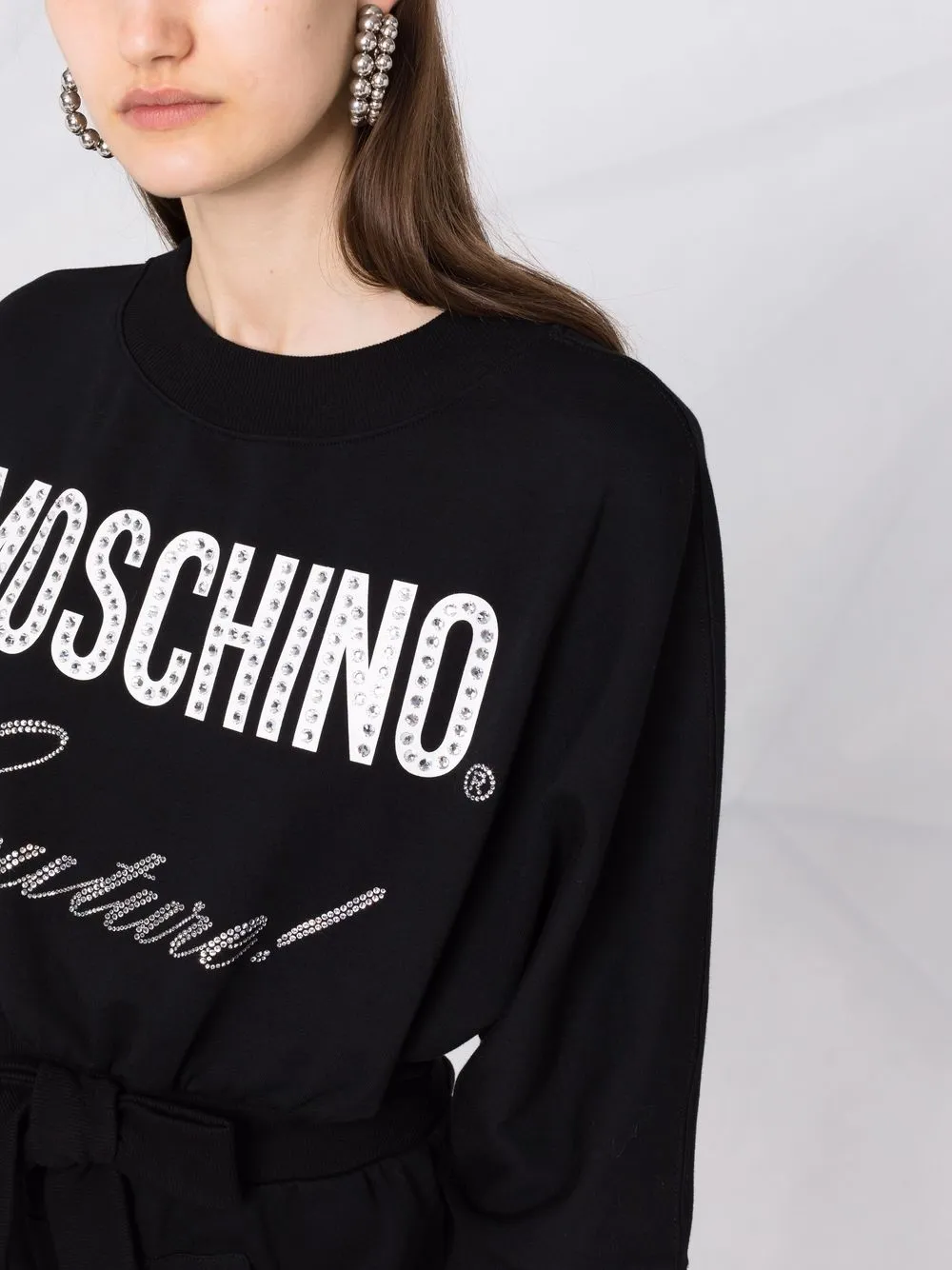 фото Moschino платье из джерси с логотипом и кристаллами