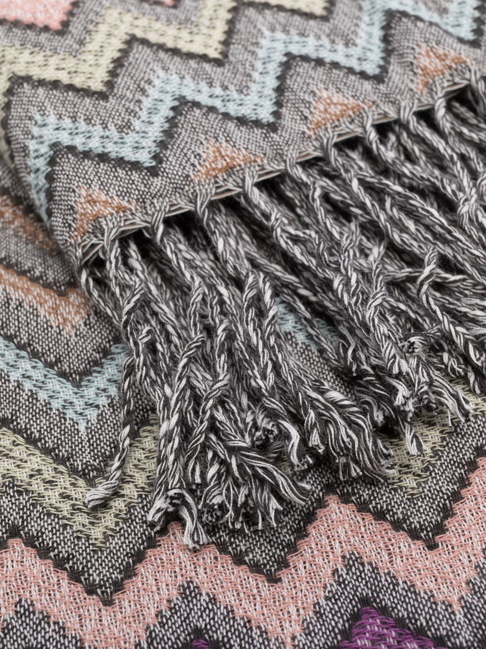 фото Missoni home полосатое полотенце с бахромой