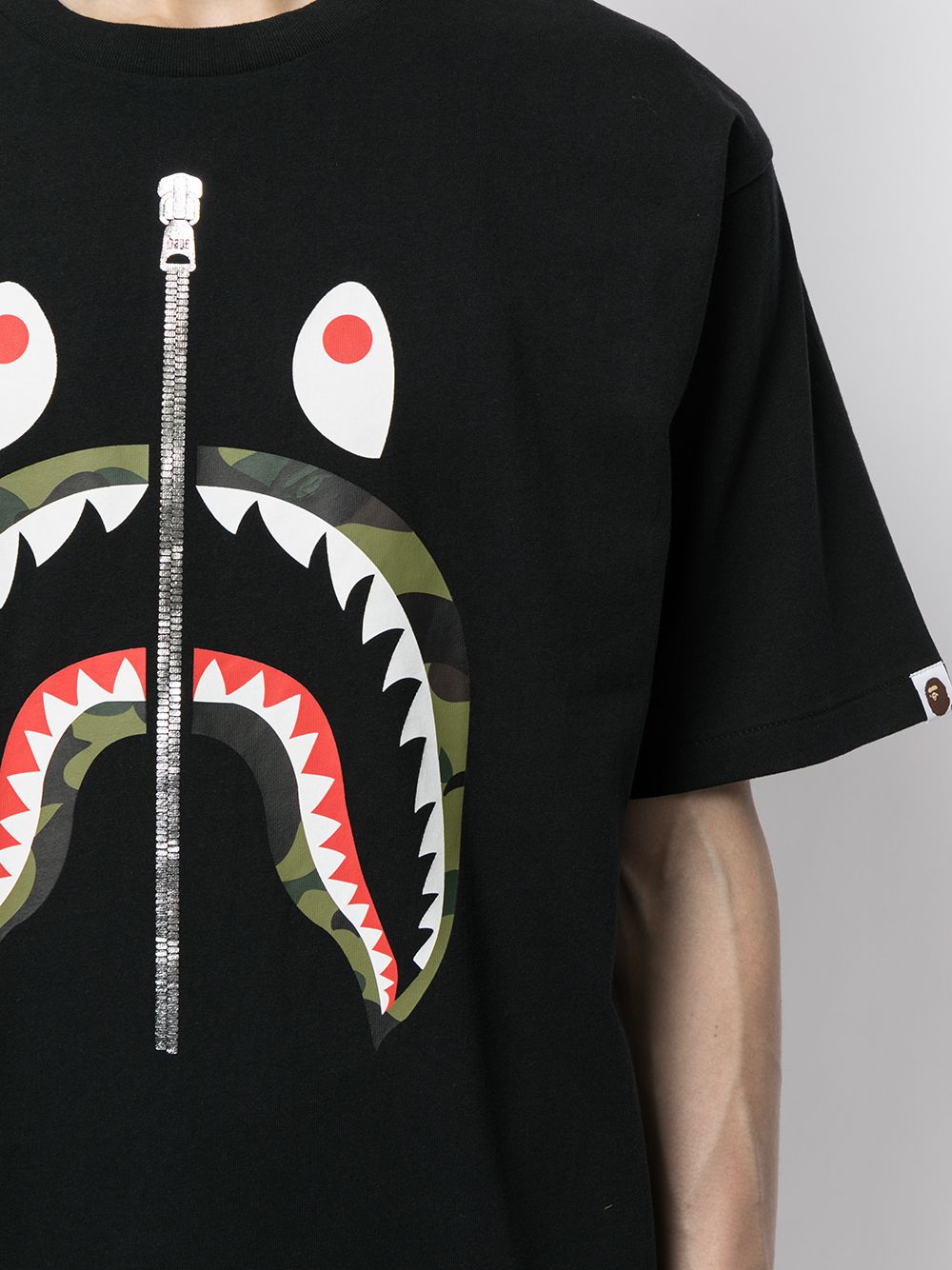 фото A bathing ape® футболка desert camo shark