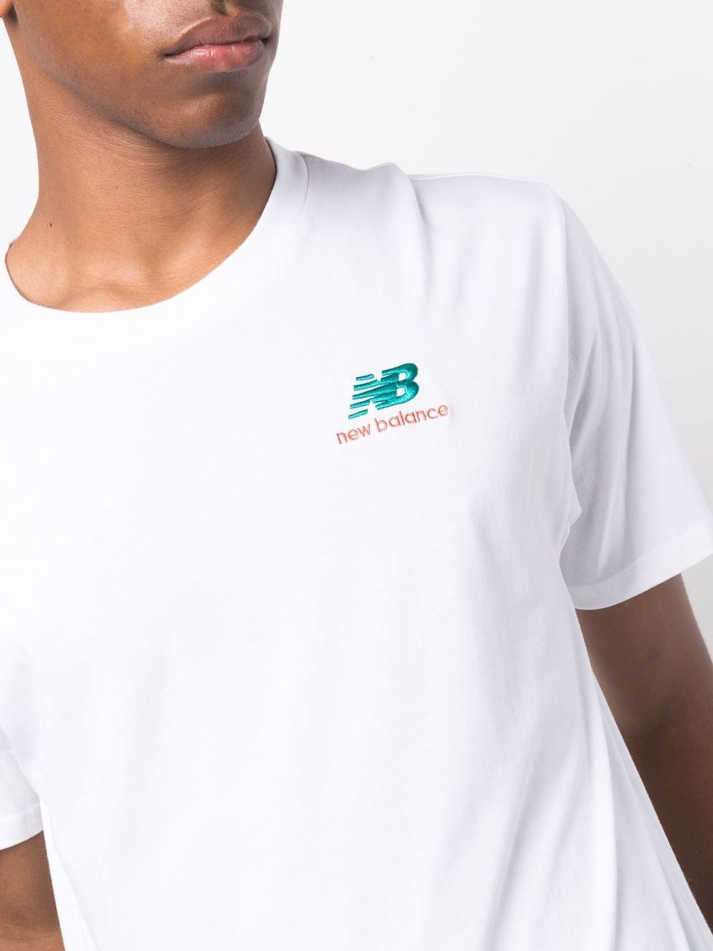 фото New balance футболка с логотипом