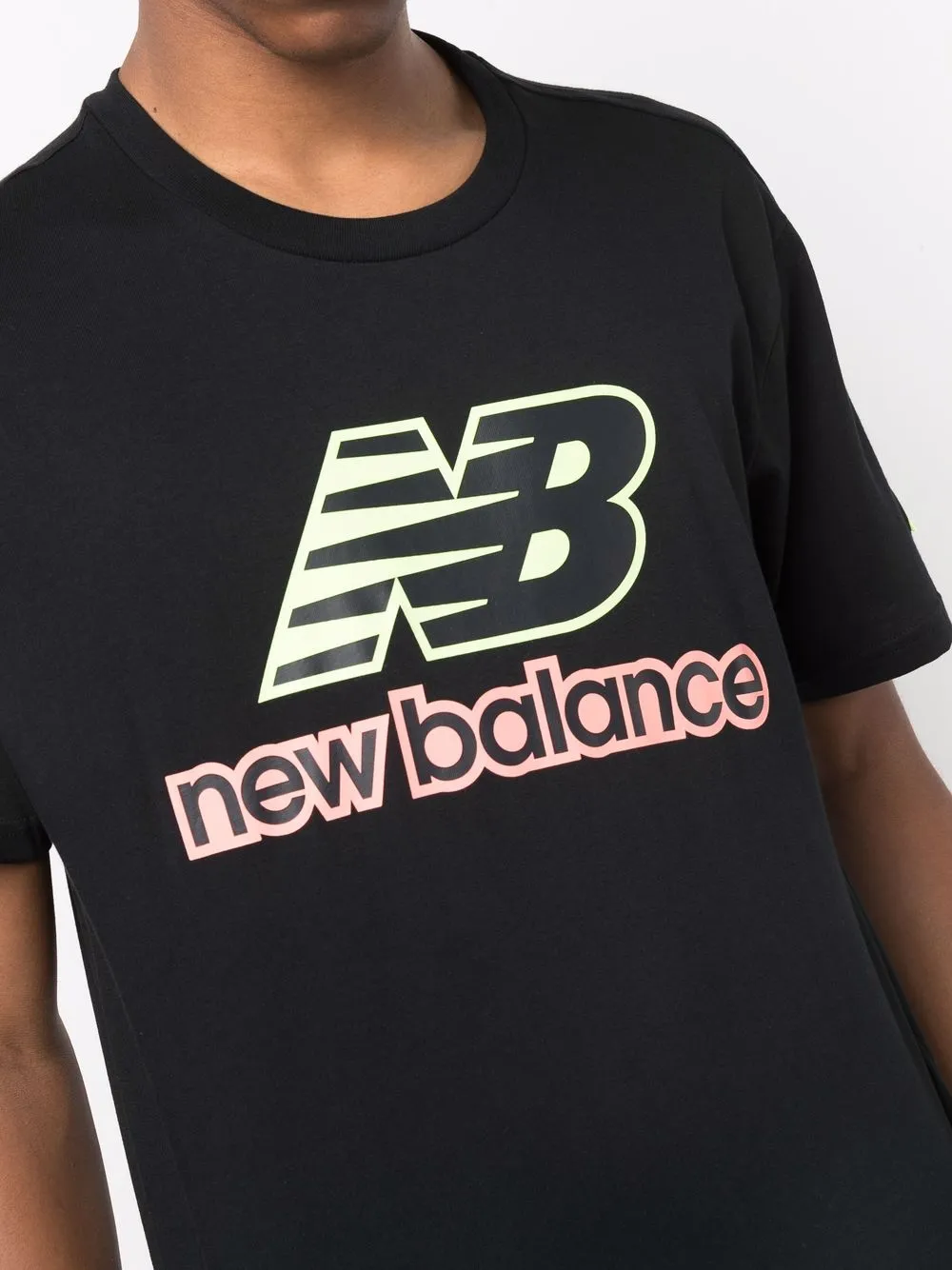 фото New balance футболка с логотипом