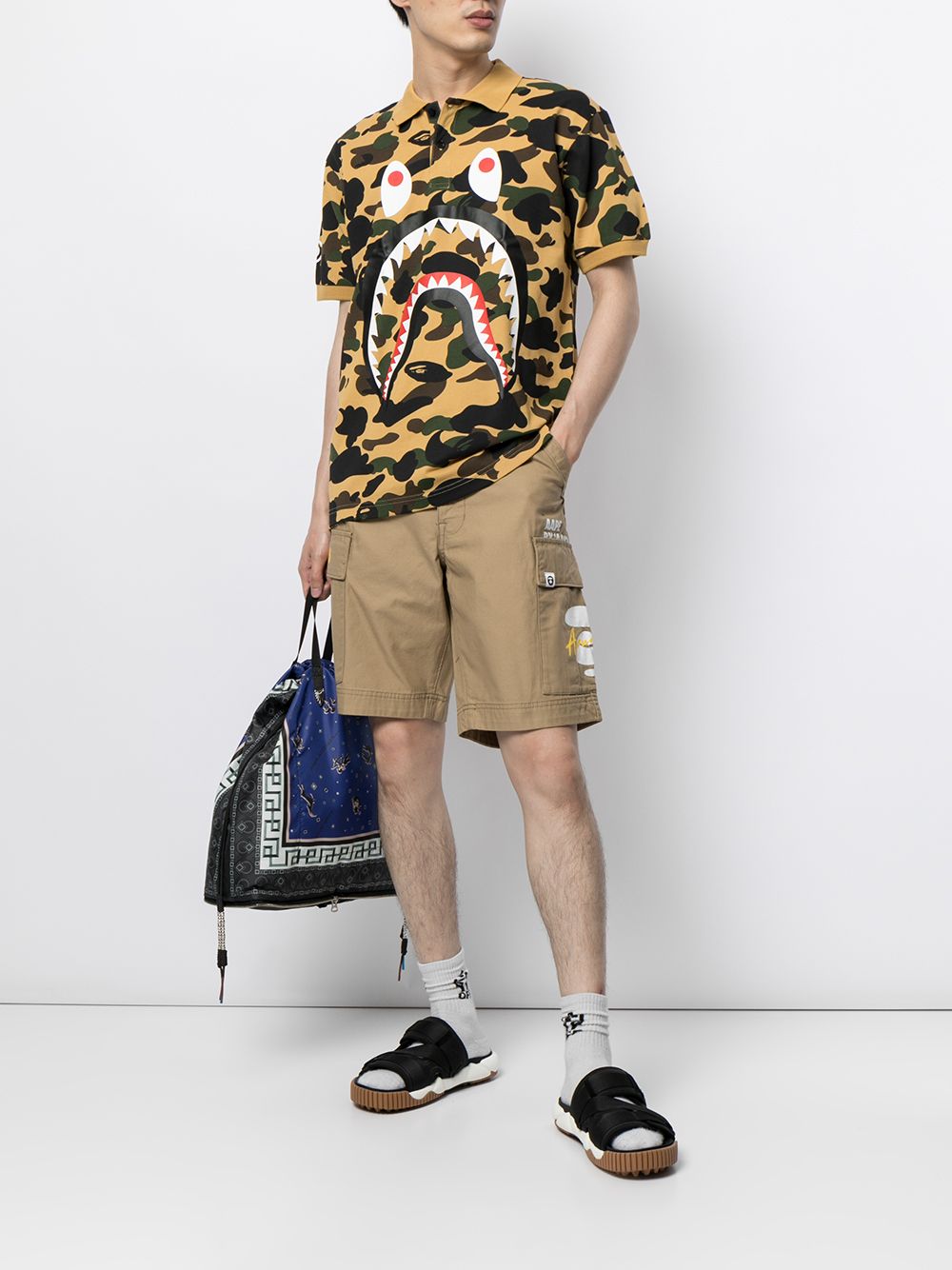 фото Aape by *a bathing ape® шорты карго с логотипом