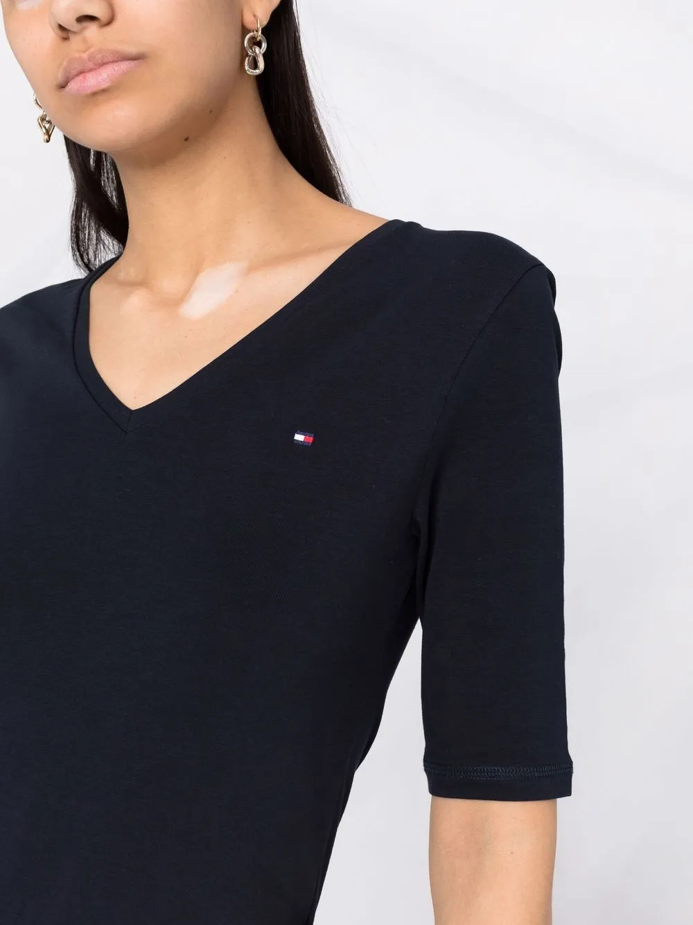 фото Tommy hilfiger футболка essentials кроя слим