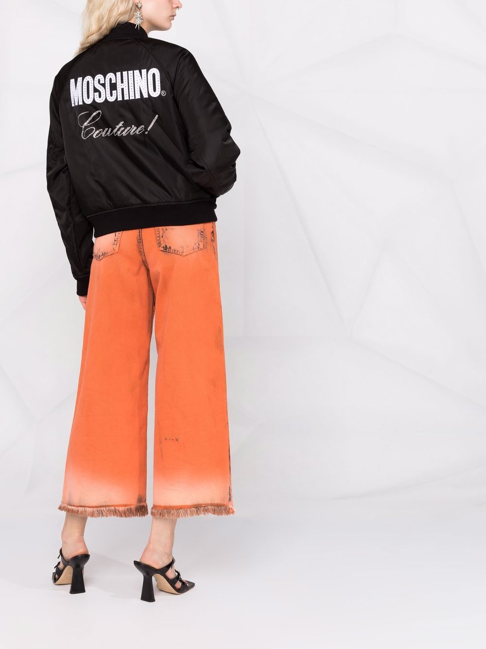 фото Moschino бомбер с логотипом