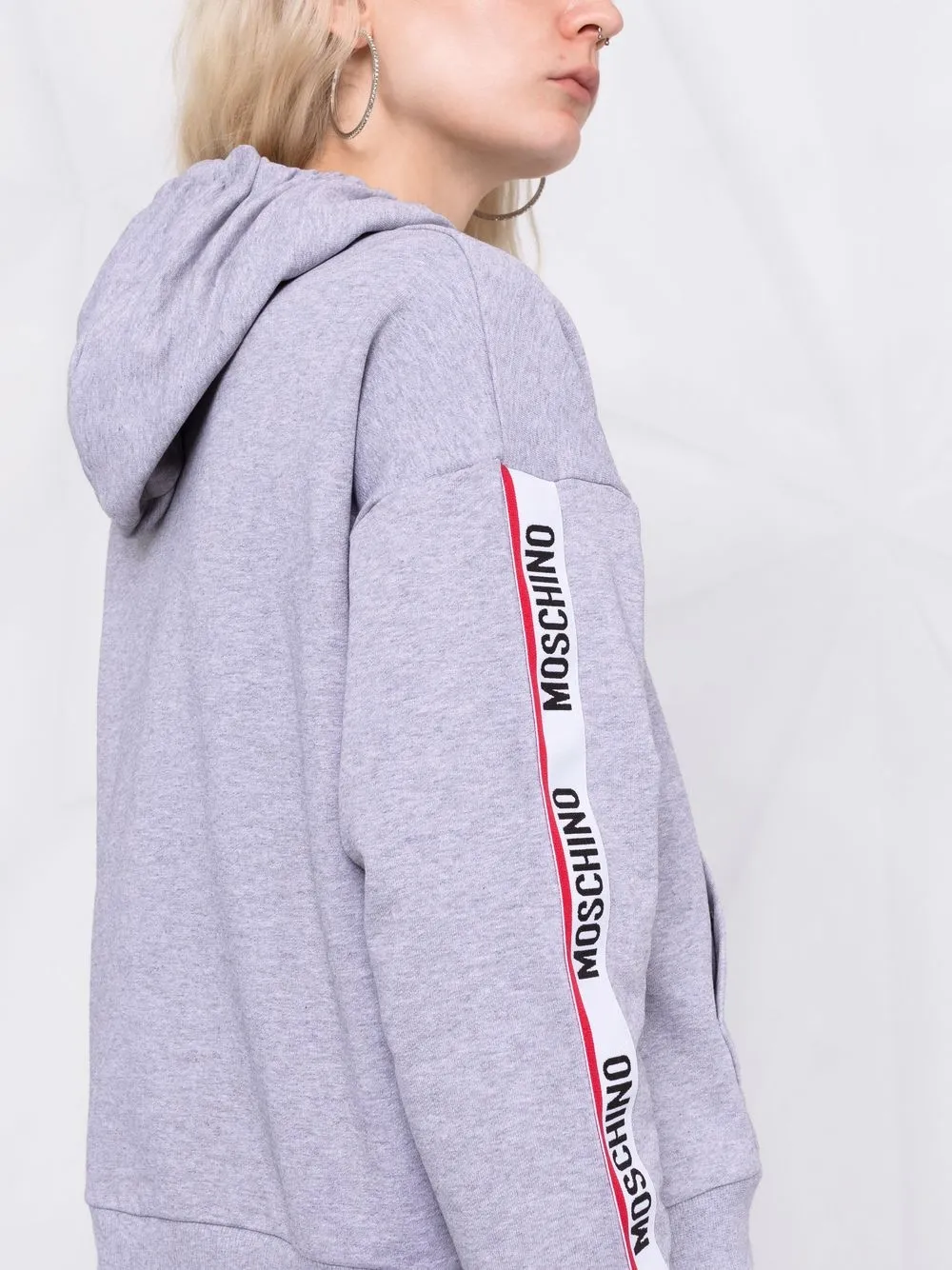 фото Moschino худи с длинными рукавами и логотипом