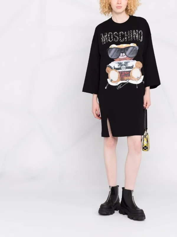 moschino outfit